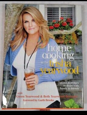 Home Cooking with Trisha Yearwood Cookbook Hardcover Illustrated Food Art